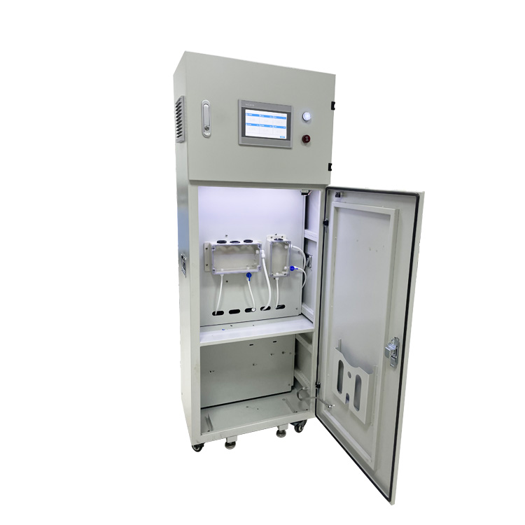 在線水質分析儀進行校準